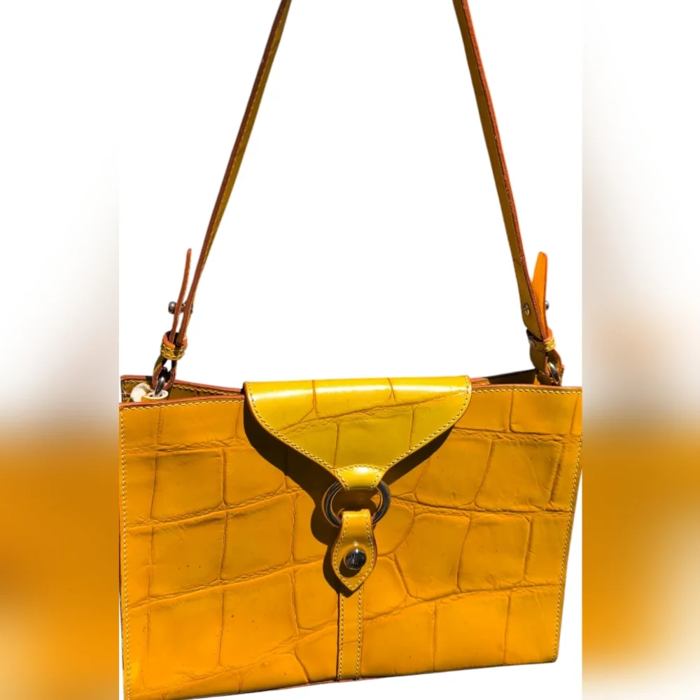 Dooney & Bourke Ring Flap Italian Made Croc Embossed Shoulder Bag Vintage EUC - Picture 4 of 17
